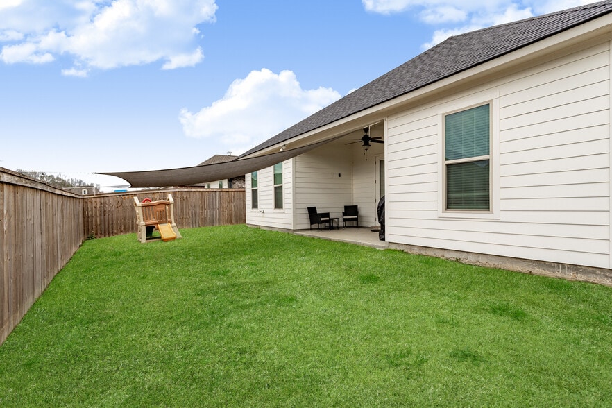 Building Photo - 13330 Belle Prairie Dr