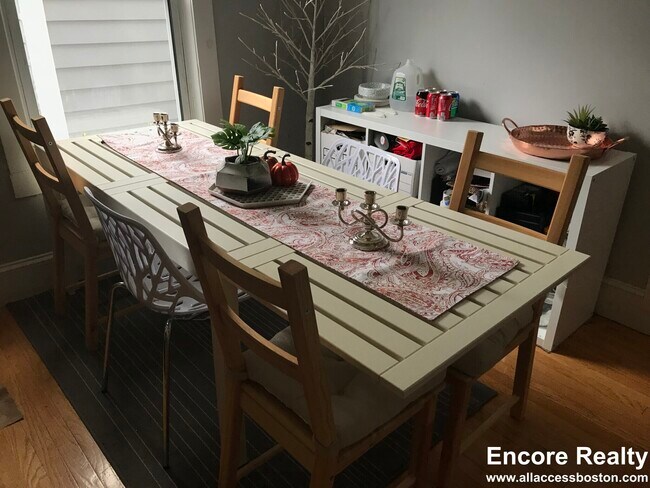 Building Photo - 4 Watson St