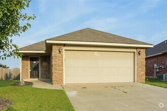 Building Photo - 8105 Frye Ln