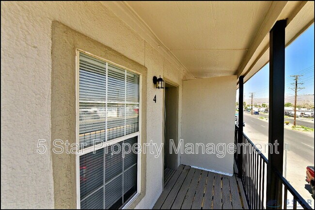 Building Photo - 6806 Alameda Ave