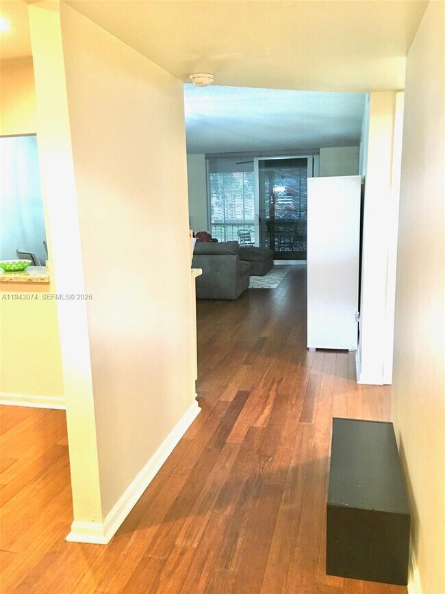 Building Photo - 8980 S Hollybrook Blvd