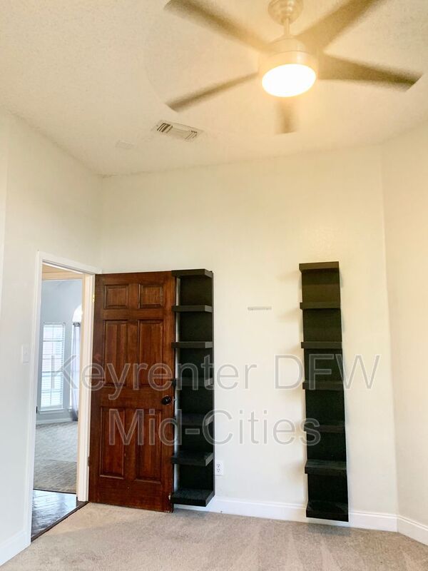 Building Photo - 5814 Gloucester Ct