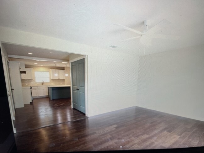 Building Photo - 226 Venice St