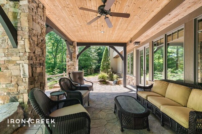 Building Photo - 2 Cherokee Orchard Ct