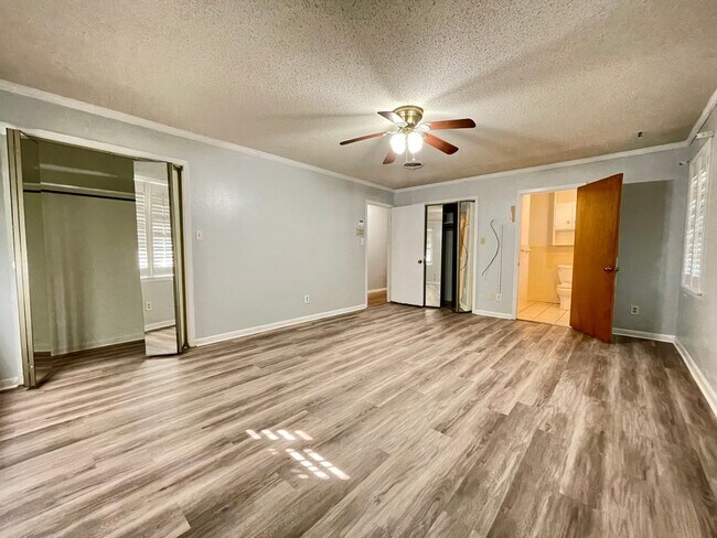 Building Photo - 136 Rwe Jones Dr