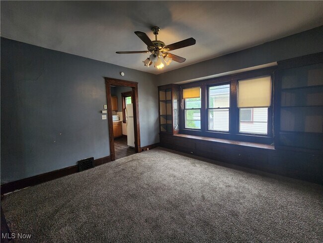 Building Photo - 11321 Parkview Ave