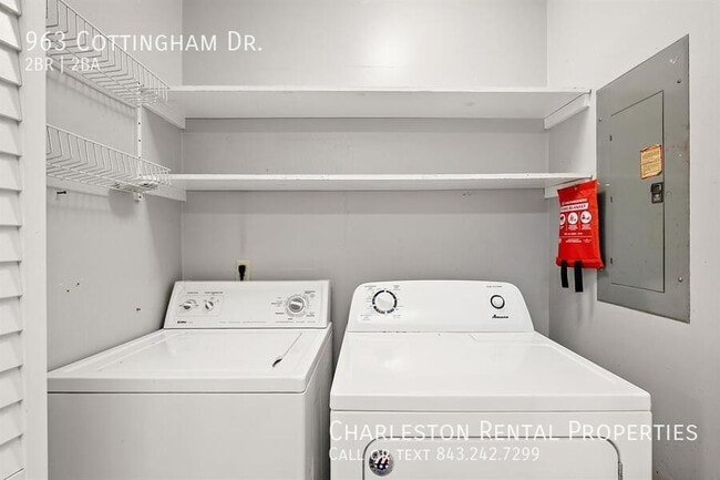 Building Photo - 963 Cottingham Dr