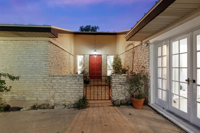 Primary Photo - 250 Porter Ln