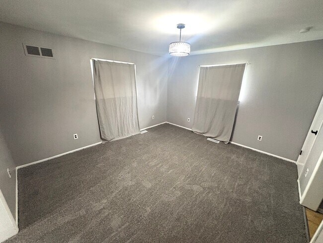 Building Photo - 2044 Arcola St