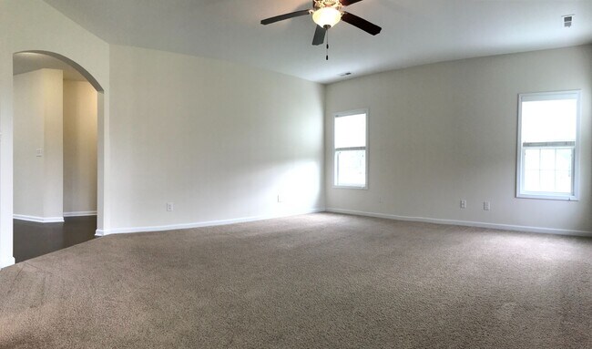 Building Photo - Regal Home on Regatta Way!