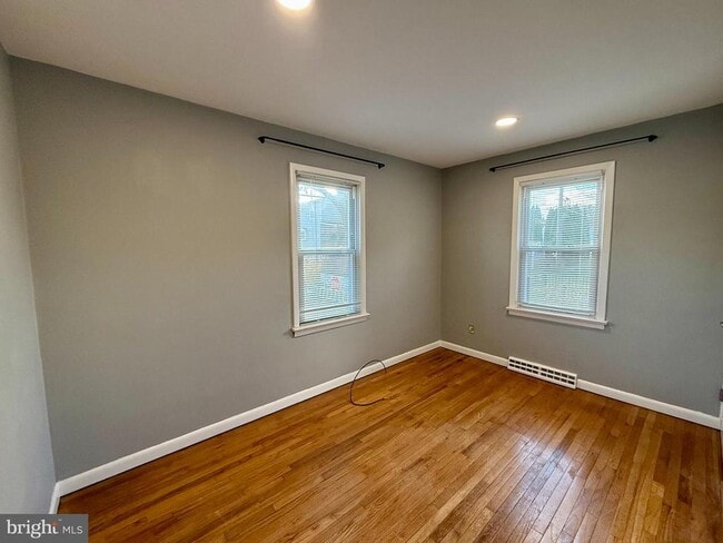 Building Photo - 503 West Lawn Ave