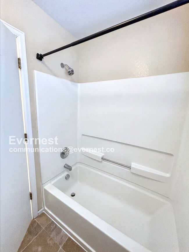 Building Photo - 5906 Ensemble Heights