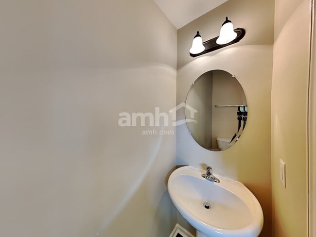 Building Photo - 1056 Countess Ln