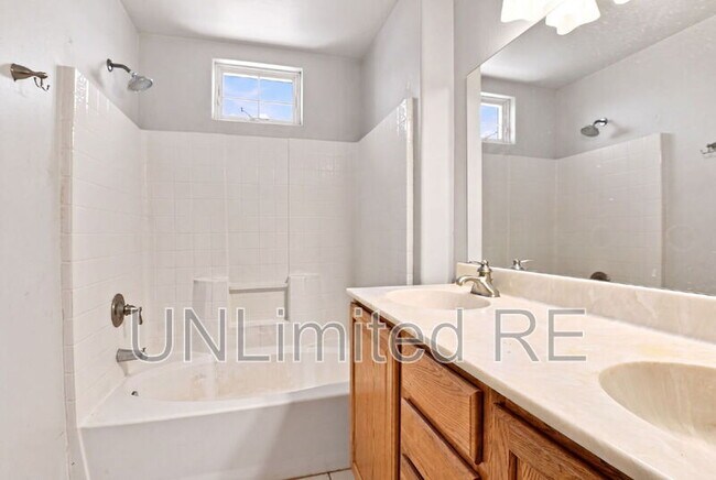 Building Photo - 2455 W Silverton Dr