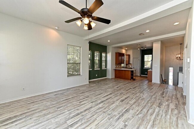 Building Photo - 4307 Eck Ln