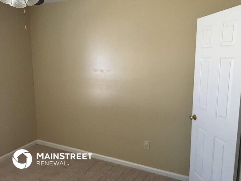 Building Photo - 8538 Highland Glen Cir N