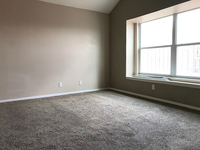 Building Photo - West El Paso 3 bed refrig A/C Home with Bonus Loft and Solar!