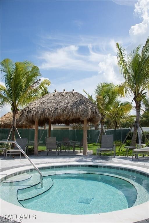 Building Photo - 2665 Vine Ave