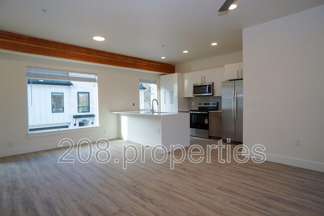 Building Photo - 4614 N Iota Ln