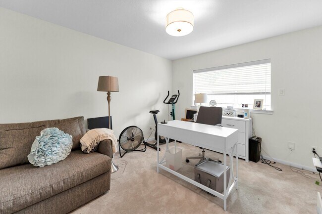Building Photo - 6603 Pauma Dr
