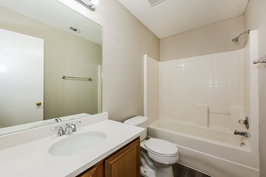 Building Photo - 7321 Ashbourne Way