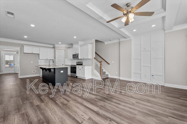 Building Photo - 202 Linsmore Ave