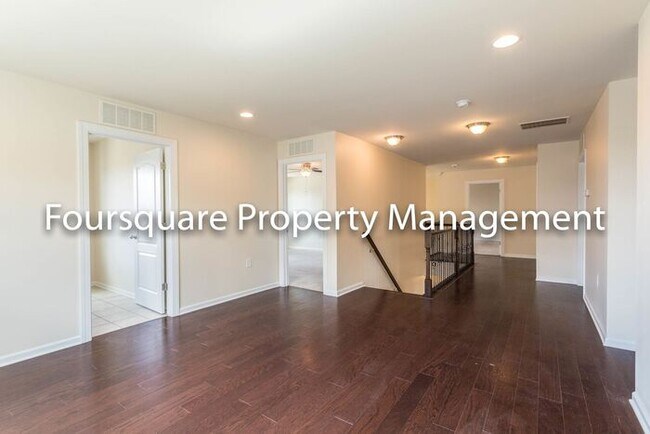 Building Photo - Single Family Home |1st Floor- Guest Suite...
