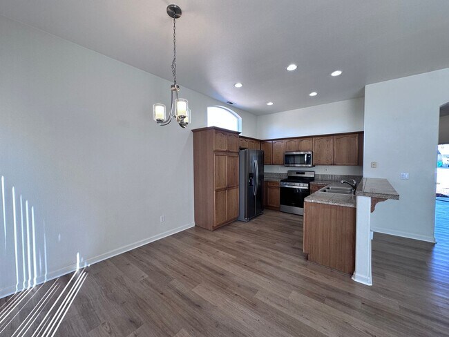 Building Photo - 7821 Cadiz Ct