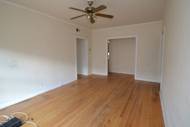 Building Photo - 822 W Waveland Ave