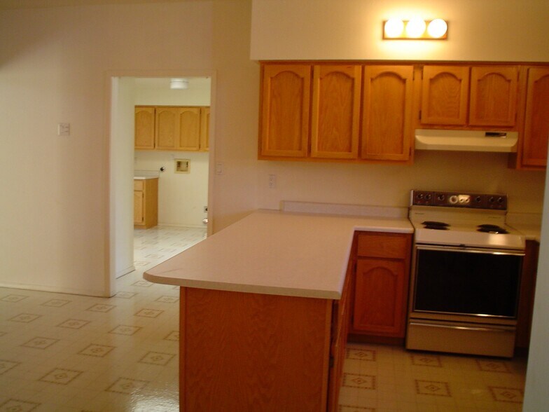 Kitchen - 8512 Liberty Dr NE