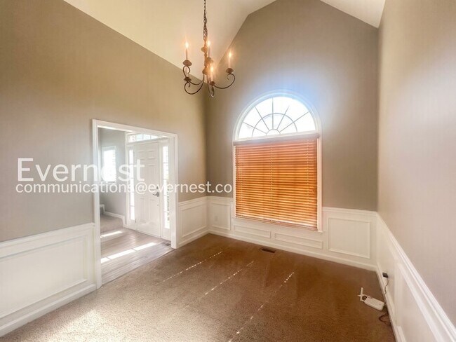 Building Photo - Limited Time Special Offer / 4 Bed, 4 Bath Home with Garage / Pet-Friendly / Vouchers Accepted / ...