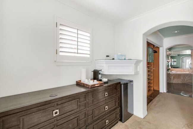 Building Photo - 603 10th St