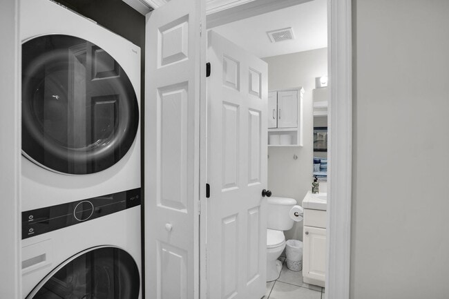 Building Photo - $5400 - Furnished 7-month rental Private Pool! 2 Bedroom / 2.5 Bathroom