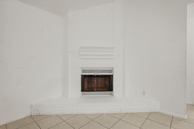Building Photo - 4718 Misty Shadows Dr