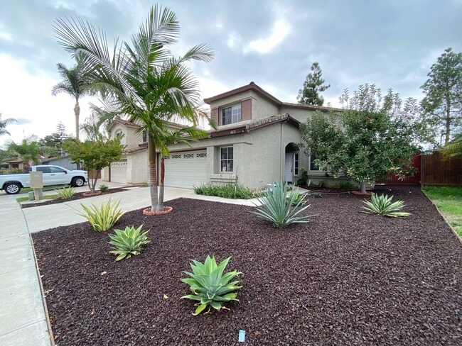 Building Photo - Spacious 4 bed/3 Bath in Oceanside!