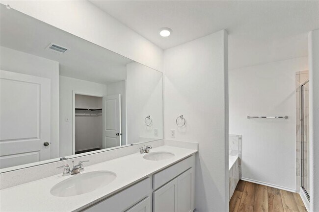 Building Photo - 443 Sebring Cir