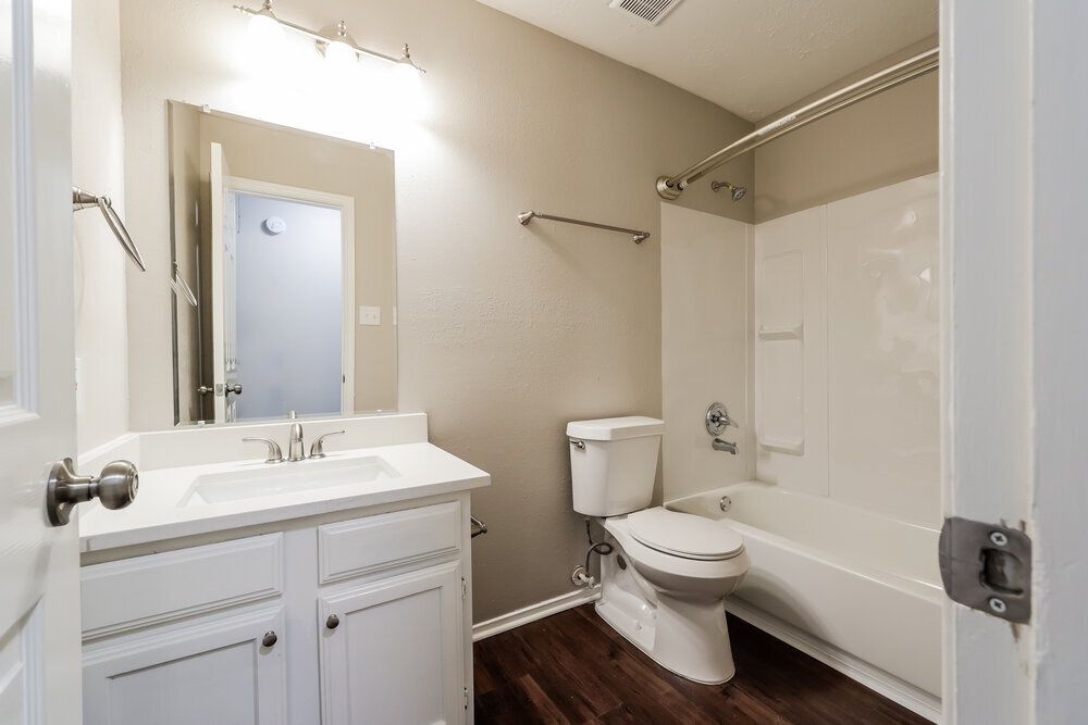 Building Photo - 12215 White River Dr