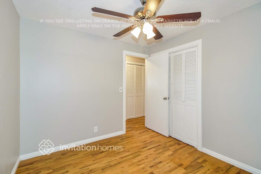 Building Photo - 381 Marquette Dr