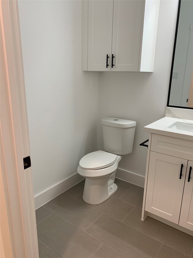 Building Photo - 9026 Scott St