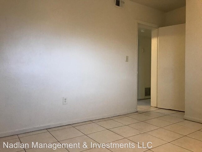 Building Photo - 1545 NW 8th Ave