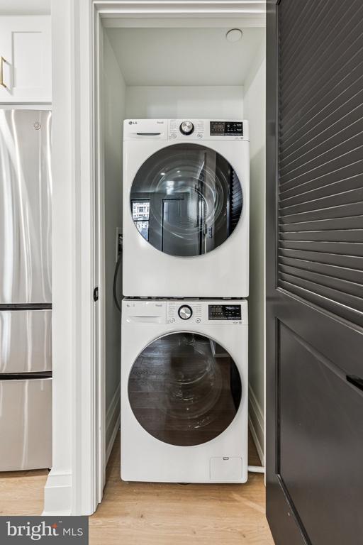 Building Photo - 135 S 19th St