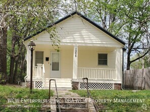 Building Photo - 1205 SW Plass Ave