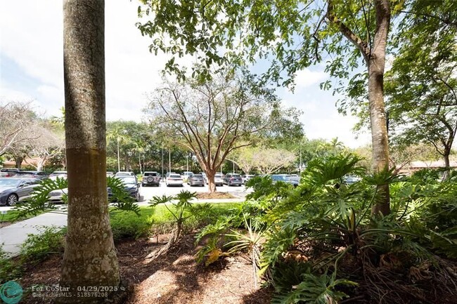 Building Photo - 16102 Emerald Estates Dr