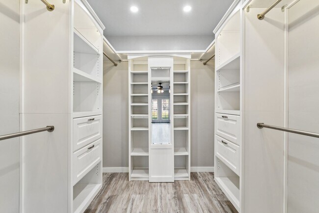 Building Photo - 4306 Plum St