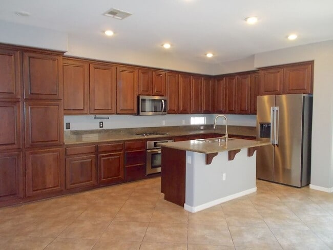 Building Photo - Stylish Summerlin Townhome with Private Co...