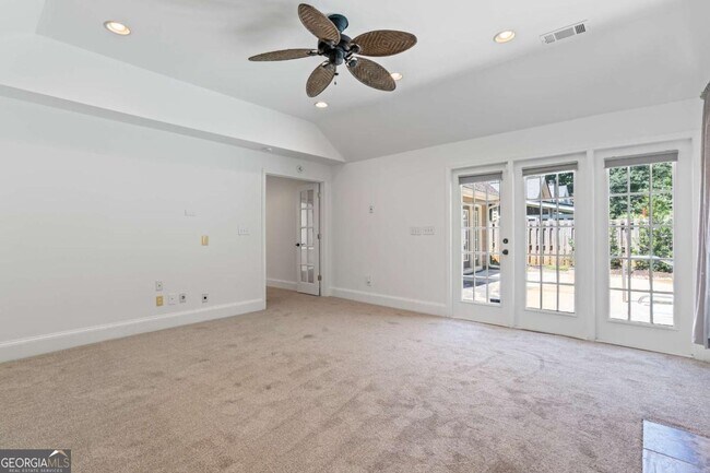 Building Photo - 1249 McLendon Dr