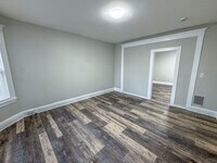 Building Photo - 318-320 Howard Ave