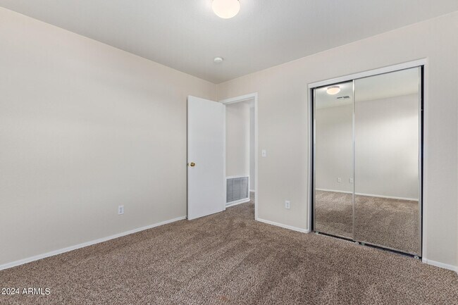 Building Photo - 17255 N 184th Dr