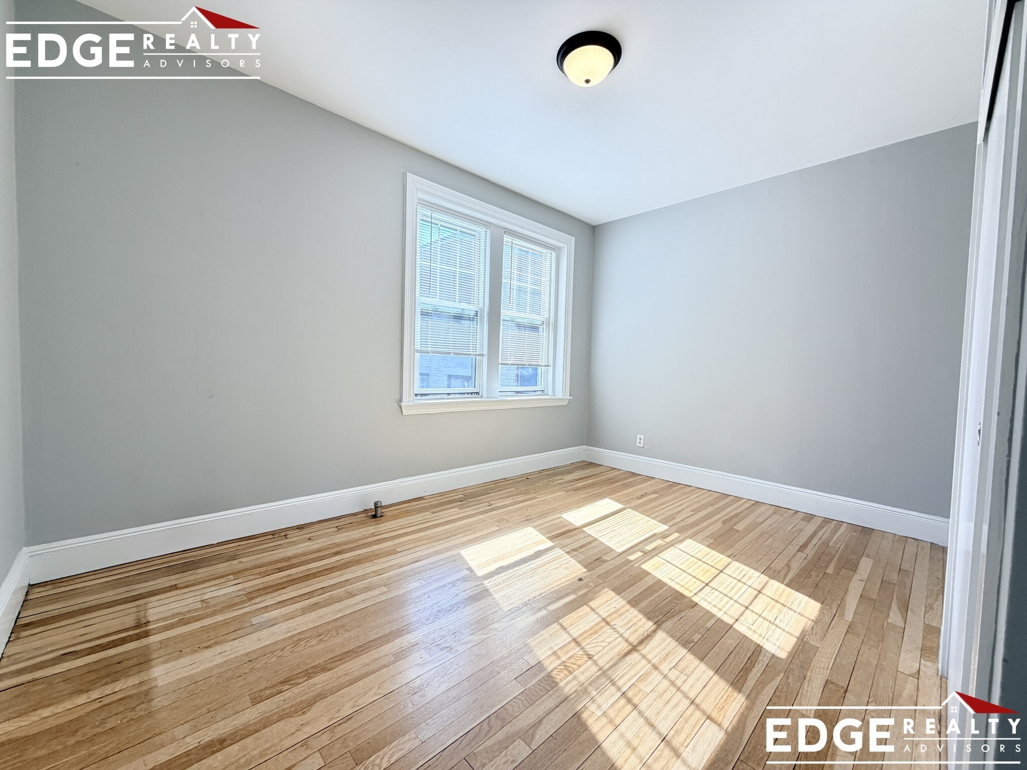 Building Photo - 25 Mt Hood Rd