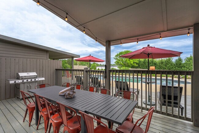 Building Photo - 2224 Brevard Rd